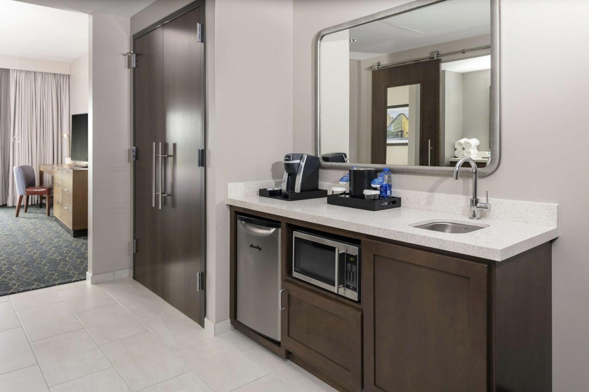 Embassy Suites By Hilton Grand Rapids Downtown Exteriér fotografie